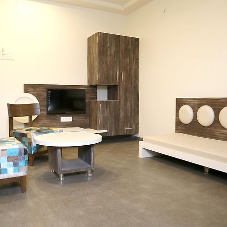 Lātūr Hotel Vrinda المظهر الخارجي الصورة